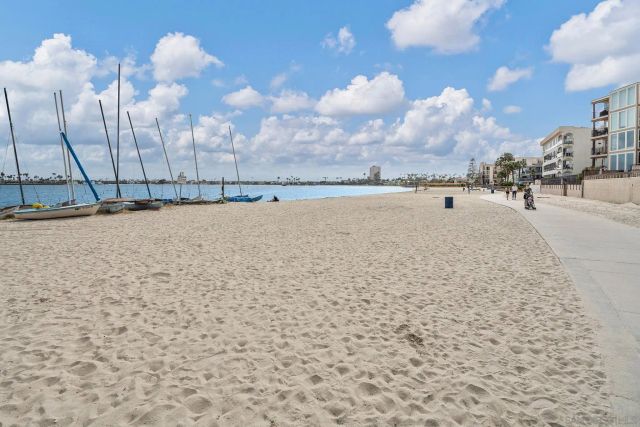 1251 Parker Pl 2D, San Diego, CA 92109