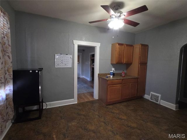 129 N 44th Street, Belleville, IL 62226