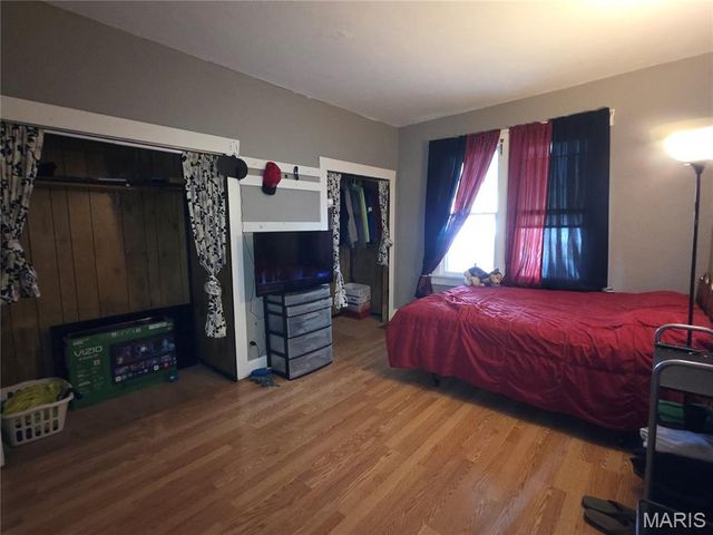129 N 44th Street, Belleville, IL 62226
