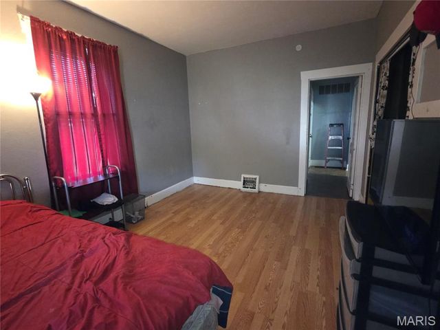 129 N 44th Street, Belleville, IL 62226