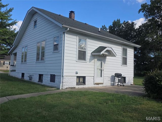 129 N 44th Street, Belleville, IL 62226