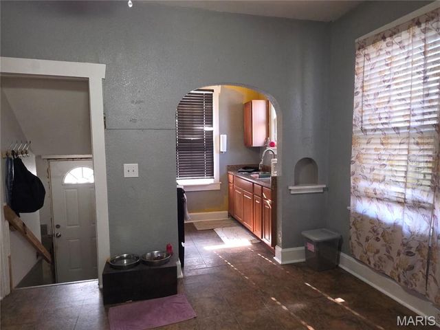 129 N 44th Street, Belleville, IL 62226