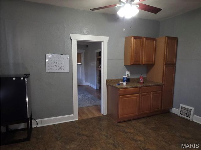 129 N 44th Street, Belleville, IL 62226
