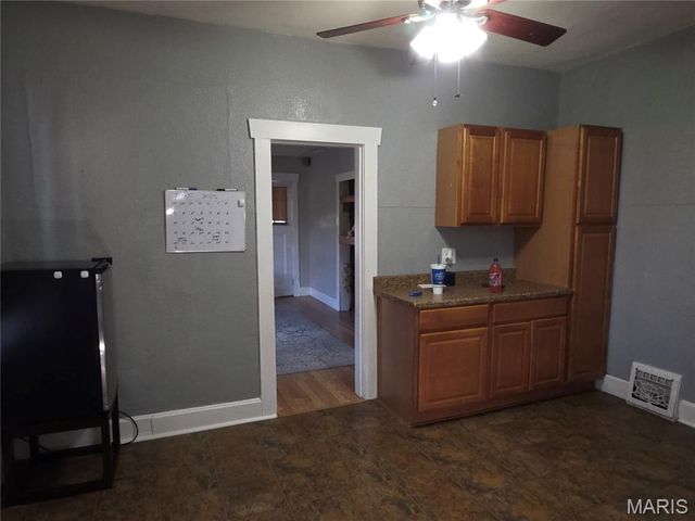 129 N 44th Street, Belleville, IL 62226