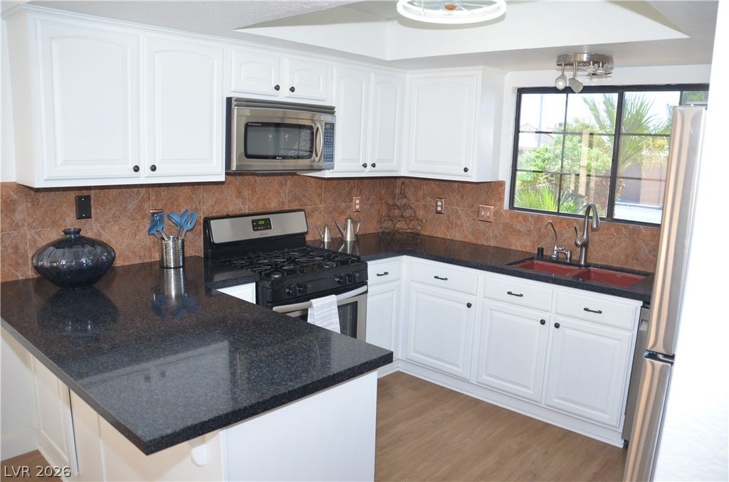 1442 White Drive, Las Vegas, NV 89119 — photo 3