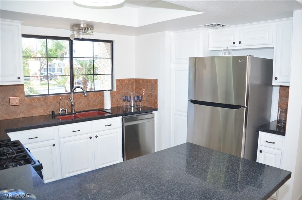 1442 White Drive, Las Vegas, NV 89119 — photo 4