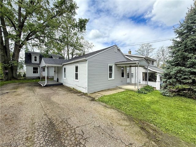 242 Orchard Avenue, Cuyahoga Falls, OH 44221