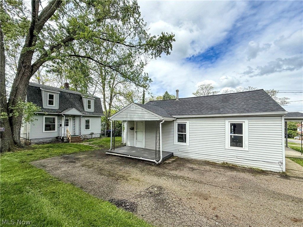 242 Orchard Avenue, Cuyahoga Falls, OH 44221