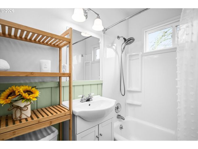 1509 MCKINLEY St, Eugene, OR 97402