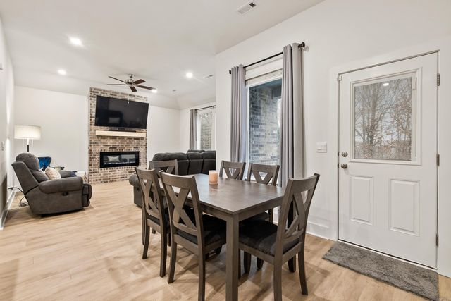 213 Lainey Drive, Maumelle, AR 72113