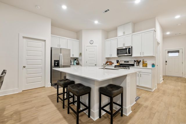 213 Lainey Drive, Maumelle, AR 72113