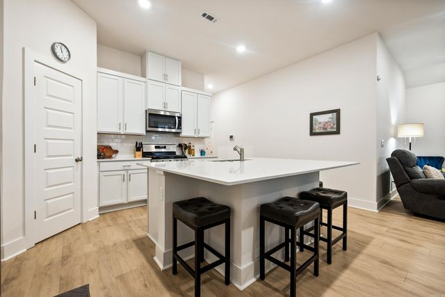 213 Lainey Drive, Maumelle, AR 72113