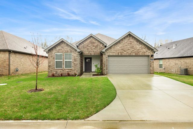 213 Lainey Drive, Maumelle, AR 72113