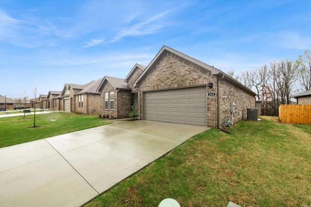 213 Lainey Drive, Maumelle, AR 72113