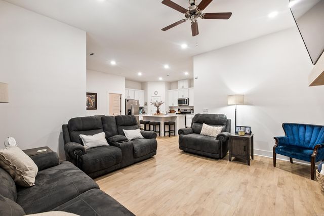 213 Lainey Drive, Maumelle, AR 72113