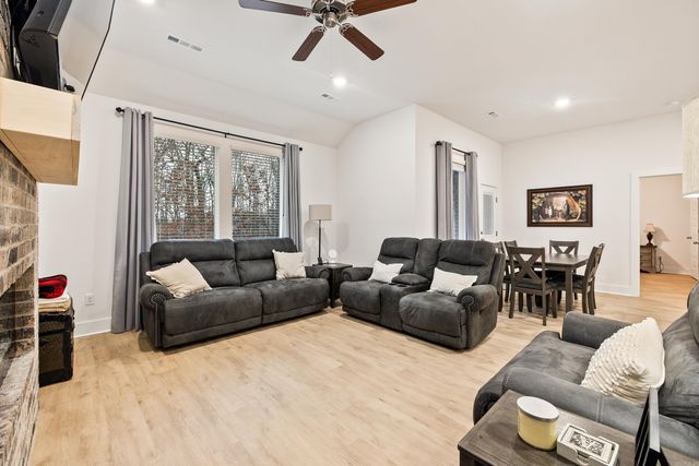 213 Lainey Drive, Maumelle, AR 72113