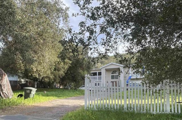 19147 Las Encinas Drive, Ramona, CA 92065