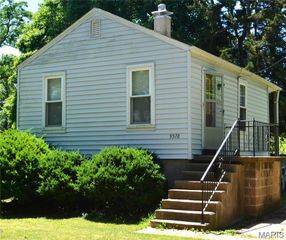 9578 Breckenridge Road, Breckenridge Hills, MO 63114