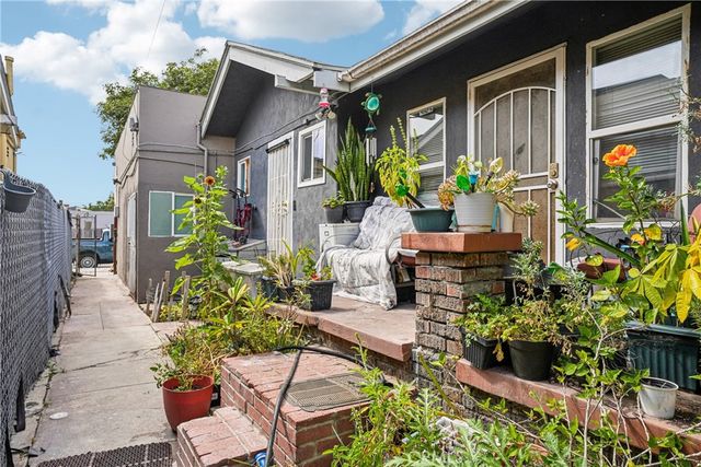1844 Atlantic Avenue, Long Beach, CA 90806