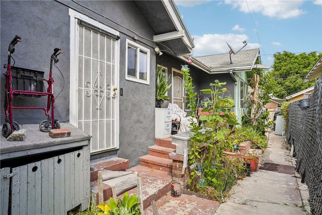 1844 Atlantic Avenue, Long Beach, CA 90806