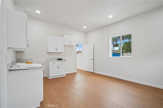 1844 Atlantic Avenue, Long Beach, CA 90806