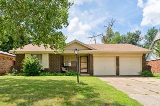 720 NW 16th Street, Moore, OK 73160