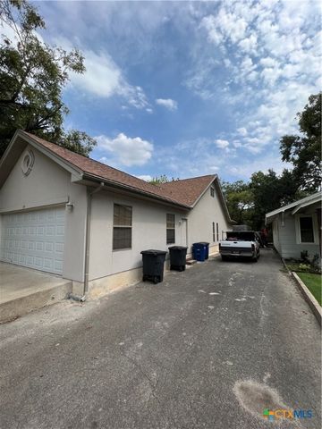 184 E Lincoln Street, New Braunfels, TX 78130