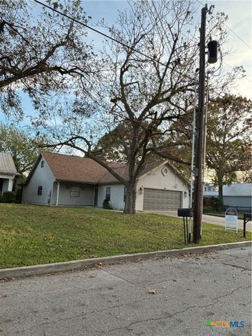 184 E Lincoln Street, New Braunfels, TX 78130