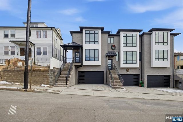 256A 7th Street, Palisades Park, NJ 07650