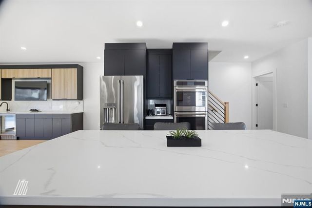 256A 7th Street, Palisades Park, NJ 07650