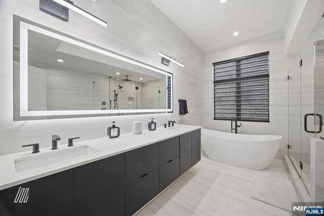 256A 7th Street, Palisades Park, NJ 07650