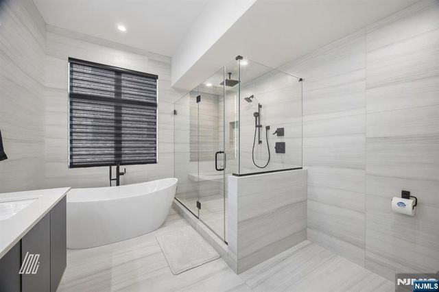 256A 7th Street, Palisades Park, NJ 07650