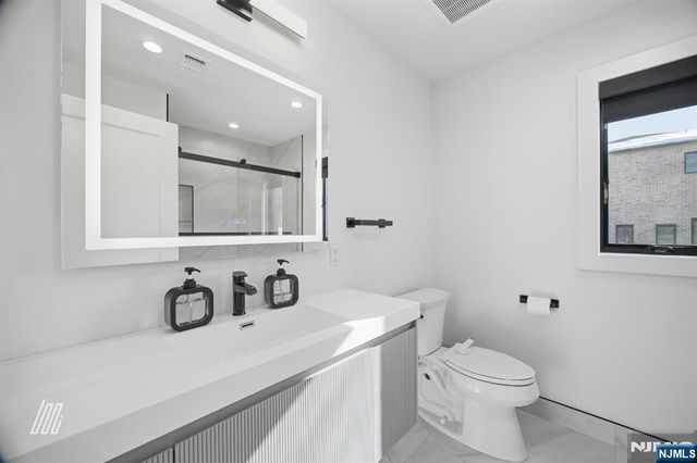 256A 7th Street, Palisades Park, NJ 07650