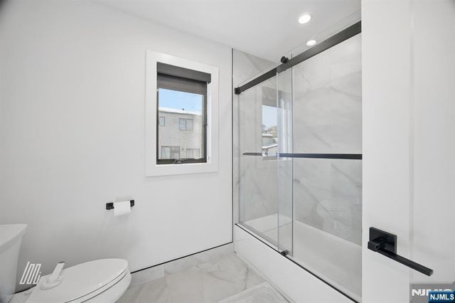 256A 7th Street, Palisades Park, NJ 07650