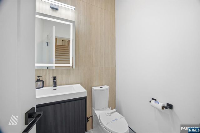 256A 7th Street, Palisades Park, NJ 07650