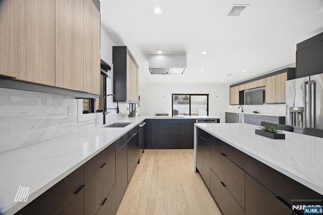 256A 7th Street, Palisades Park, NJ 07650