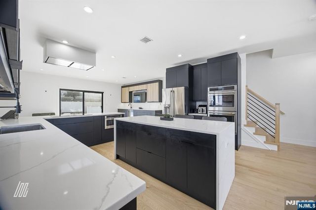 256A 7th Street, Palisades Park, NJ 07650