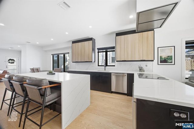 256A 7th Street, Palisades Park, NJ 07650