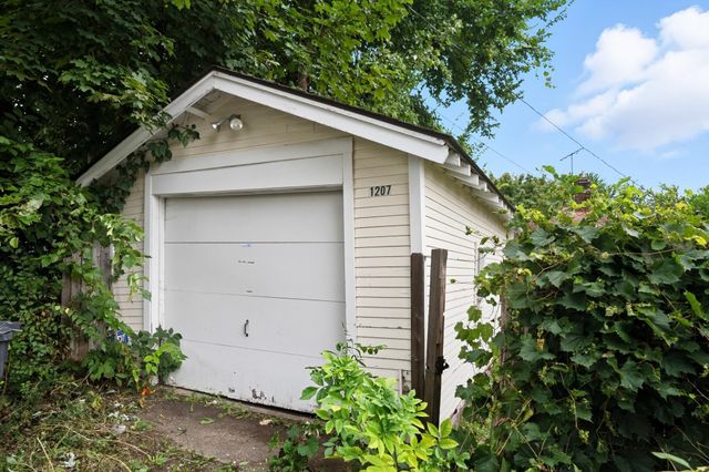 1207 5th Street E, Saint Paul, MN 55106