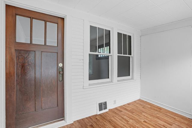 1207 5th Street E, Saint Paul, MN 55106