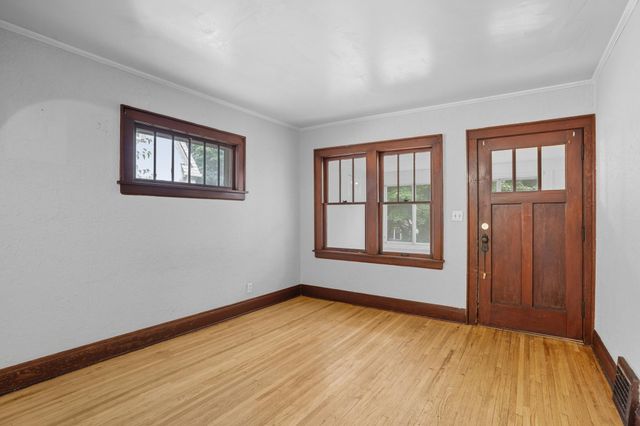 1207 5th Street E, Saint Paul, MN 55106