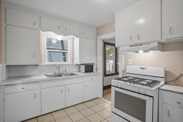 1207 5th Street E, Saint Paul, MN 55106