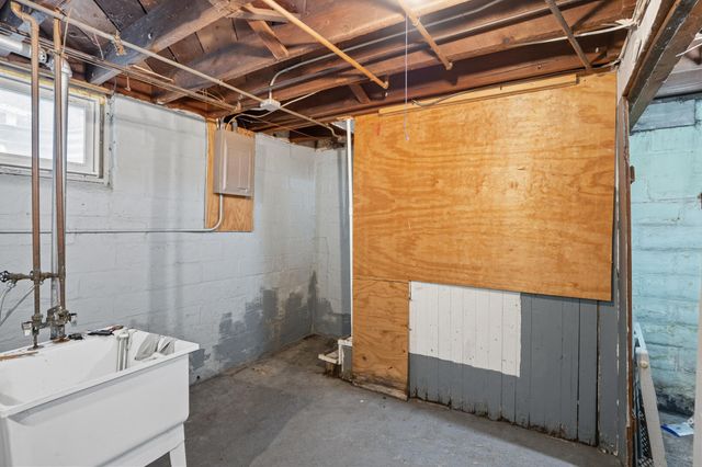 1207 5th Street E, Saint Paul, MN 55106