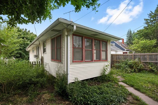 1207 5th Street E, Saint Paul, MN 55106