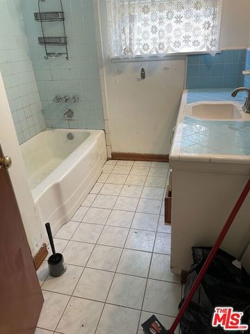 101 W Victoria Avenue, Montebello, CA 90640