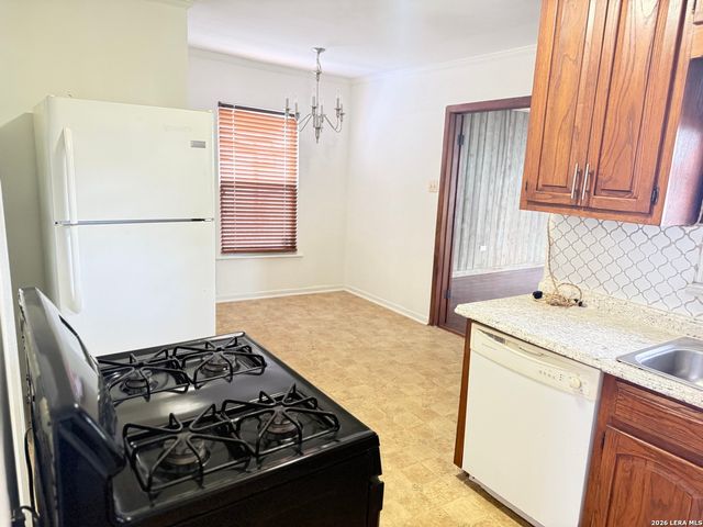 1311 W ROSEWOOD AVE, San Antonio, TX 78201