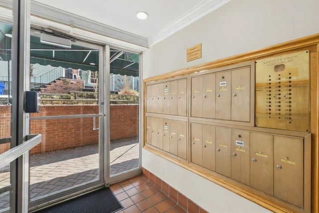 15 Francis St 16, Brookline, MA 02446