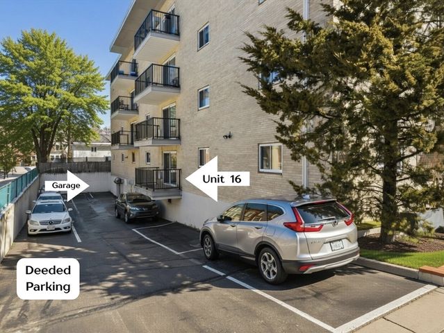 15 Francis St 16, Brookline, MA 02446
