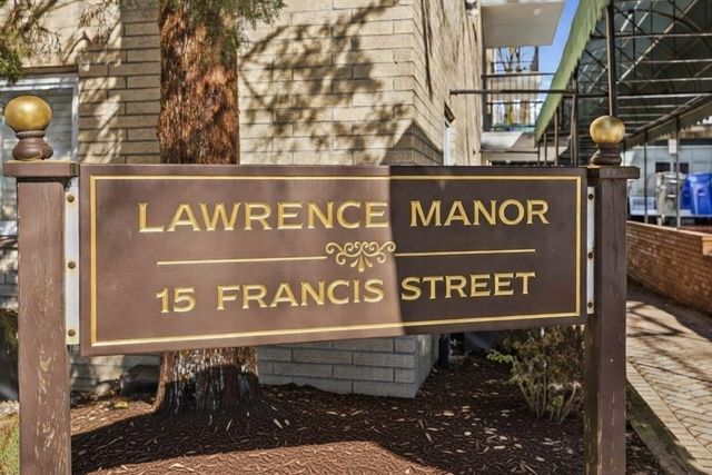 15 Francis St 16, Brookline, MA 02446