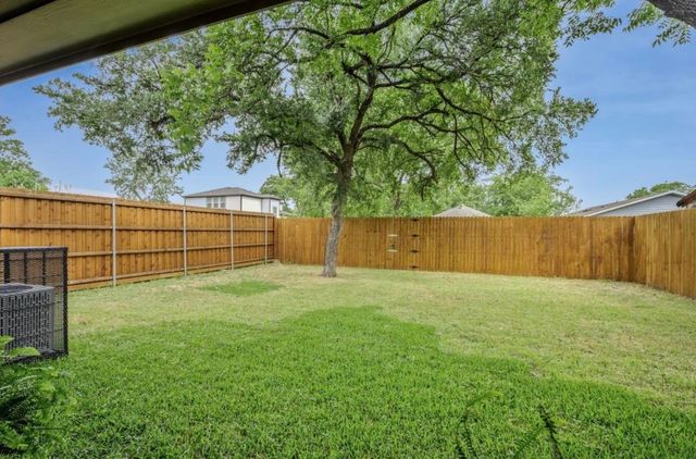 1907 Nomas Street, Dallas, TX 75212